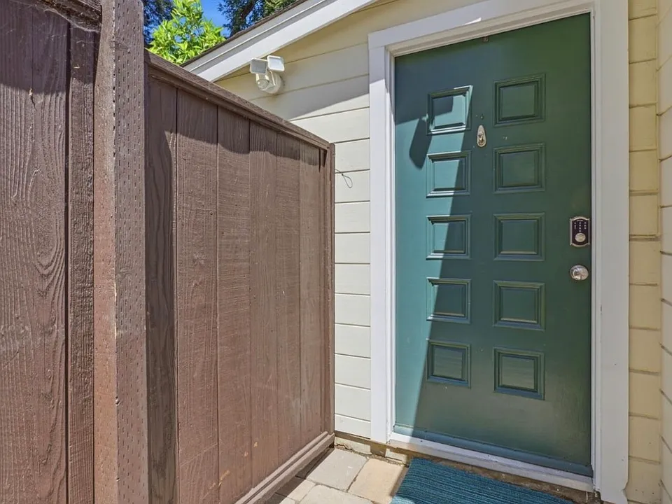 235 Middlefield Rd