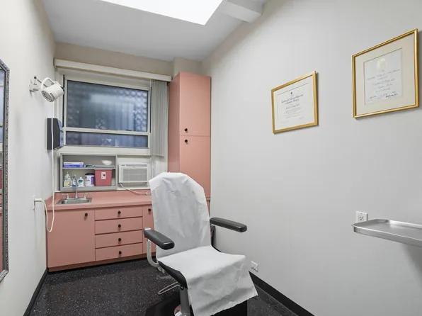 1010 5th Avenue image 8 of 23