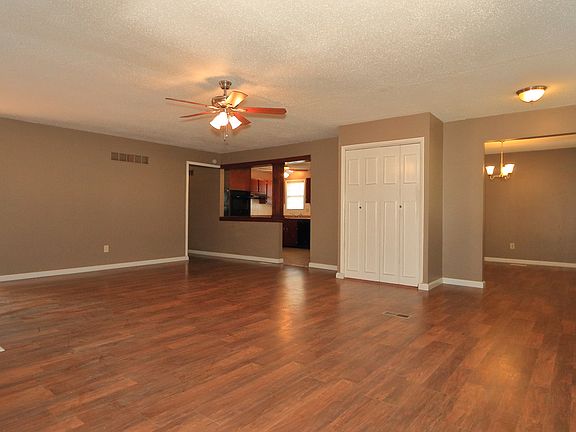 4th image of 11830 7 Hills Dr