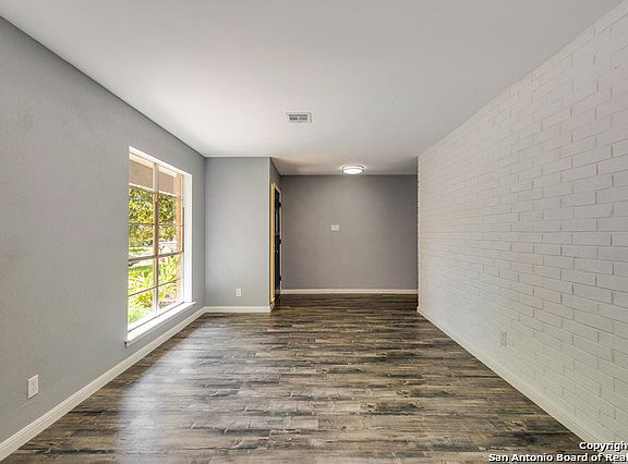 4th image of 12118 Las Nubes St