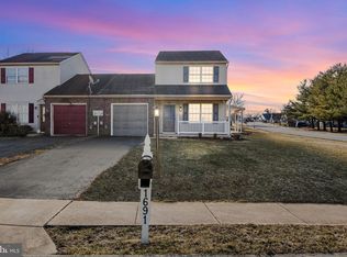 1691 Weeping Willow Ln, Dover, PA 17315
