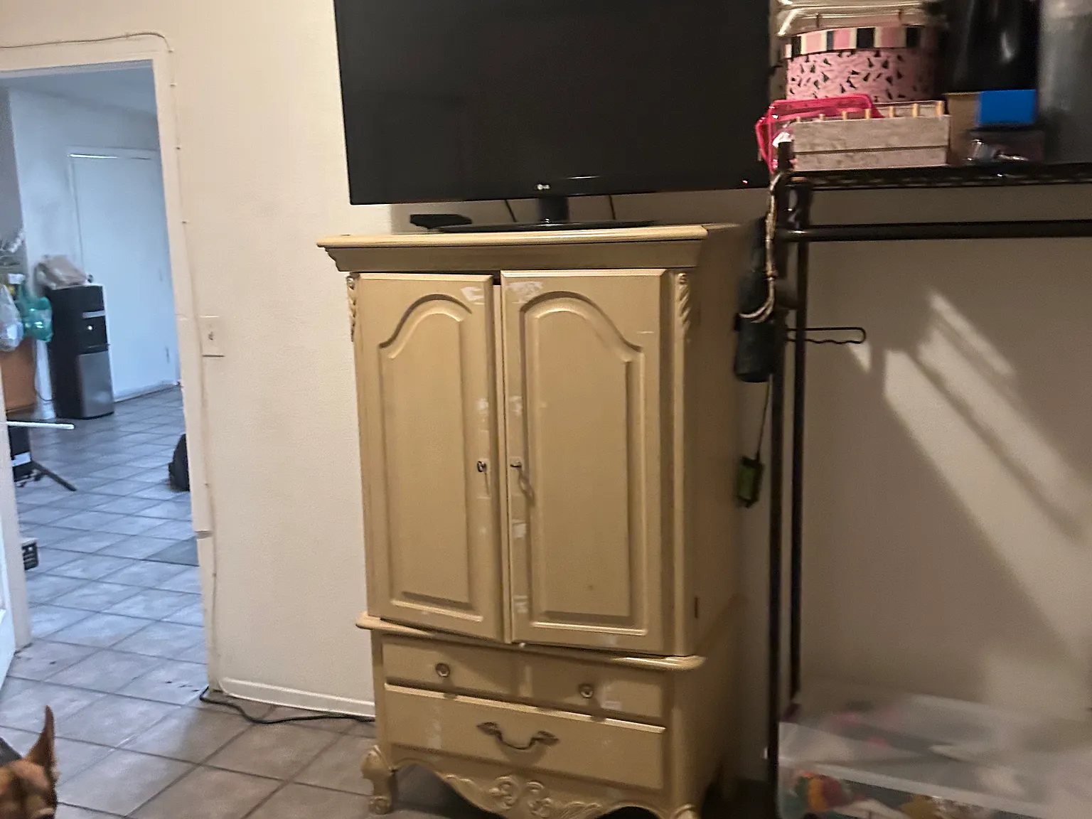 3 bed, 1000 sqft, $2,700 — Photo 2