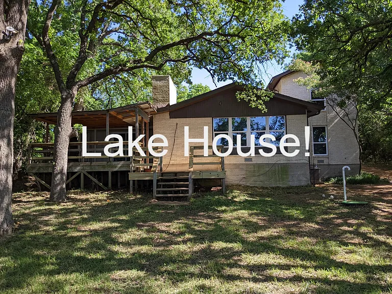 7464 Love Cir — Photo 2