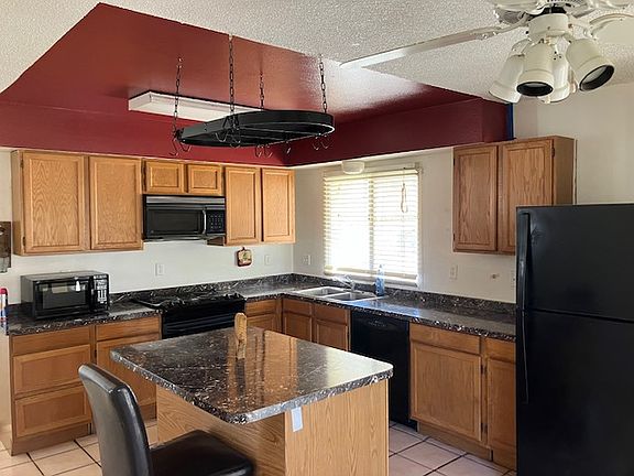 2nd image of 2512 E Larkspur Dr