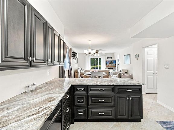4th image of 8135 Country Rd Unit 103