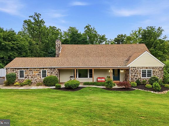 2nd image of 121 Gwynedd Manor Rd