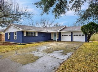 1804 Robin Dr, Sherman, TX 75092