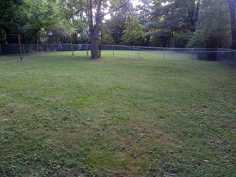 1325 N Kinser Pike — Photo 2