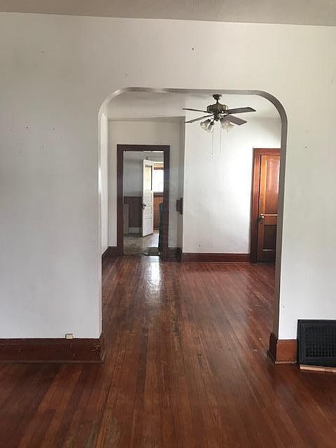 2nd image of 510 E Paint St