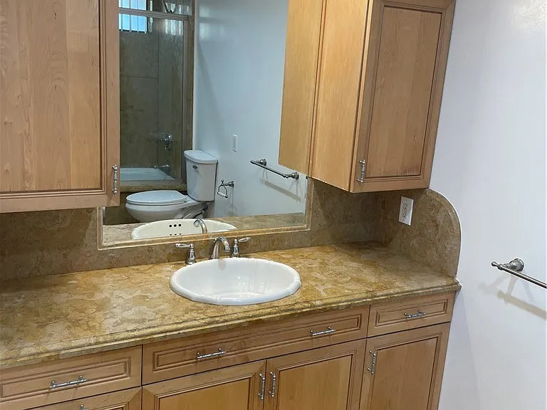 22038 Vanowen St #103 — Photo 13