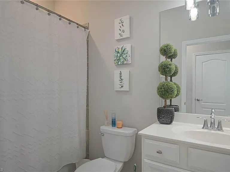 2105 Clementine St — Photo 13