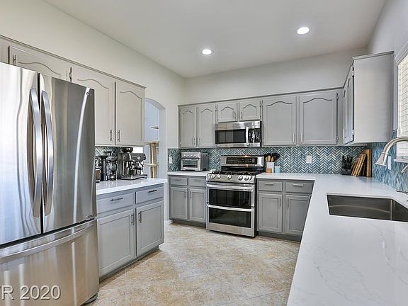4th image of 1246 Silver Knoll Ave