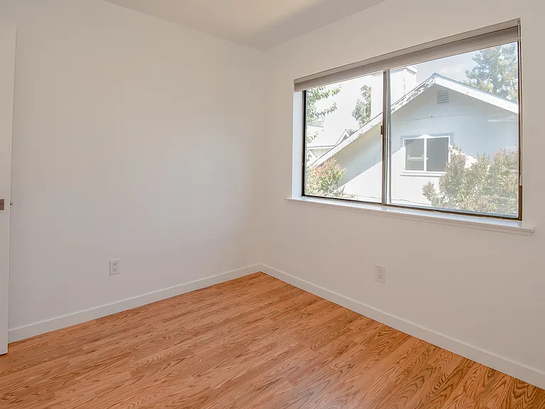 3121 Nantucket Ter — Photo 17