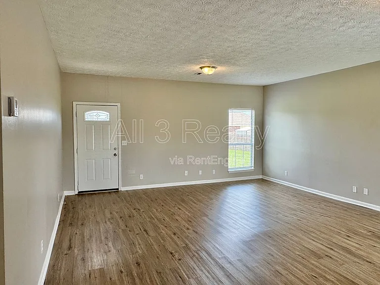 1520 Hogan Rd — Photo 7