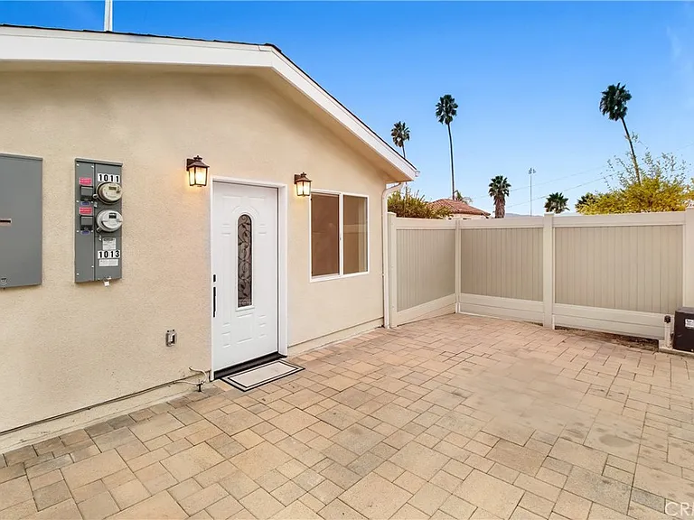 1013 E Angeleno Ave — Photo 2