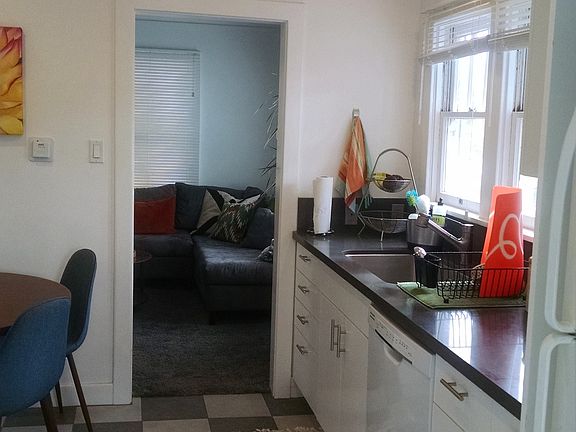 4th image of 228 W Prospect St