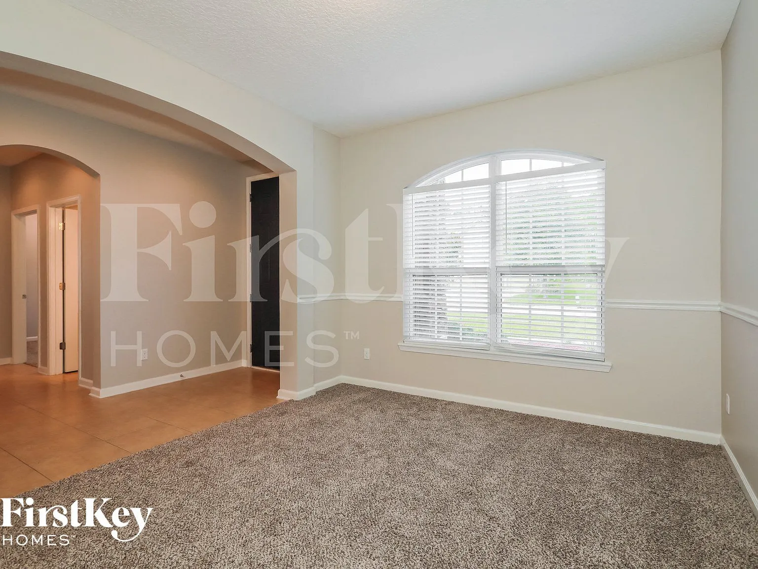 5 bed, 3.0 bath, 2474 sqft, $3,595 — Photo 4