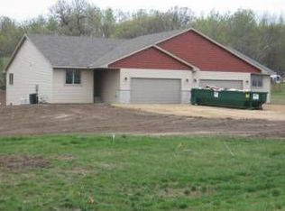 851A Hillside Trl, Hudson, WI 54016