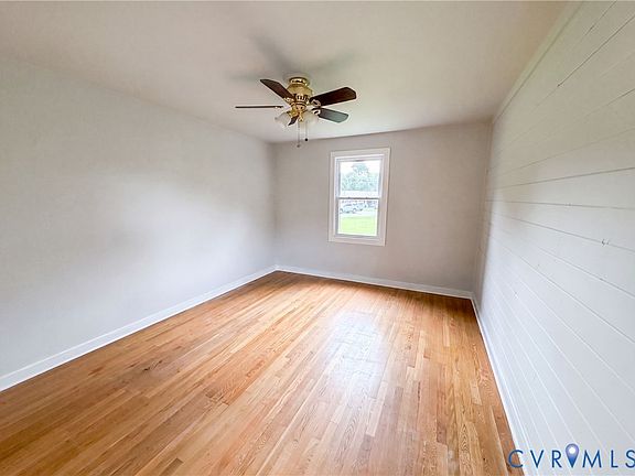 4th image of 1016 Forest View Dr