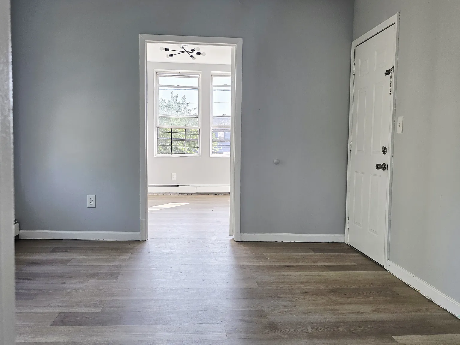 2 bed, 775 sqft, $2,225 — Photo 2