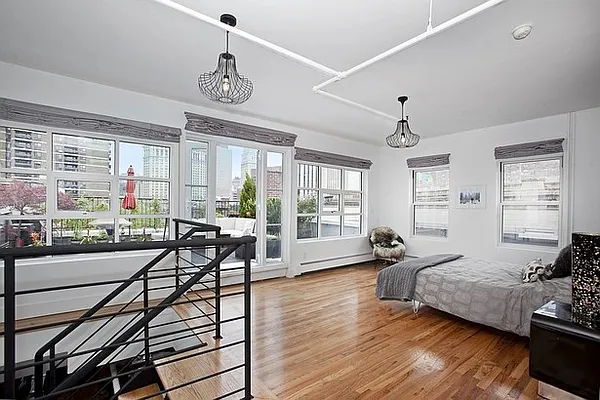 Sold by BLU Real Estate | media 22