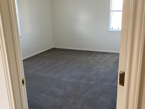 5th image of 800 Industrial Ave #A