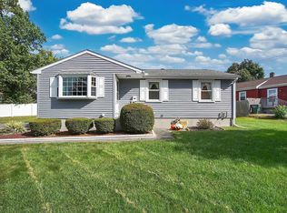 92 Agnes St, Springfield, MA 01118