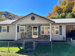 230 Bowman Bottom Rd, Pineville, WV 24874