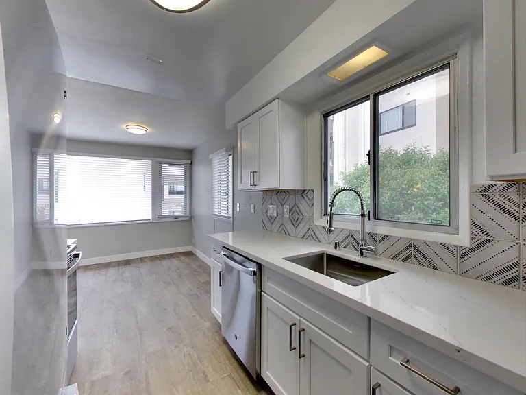 311 Lester — Photo 9