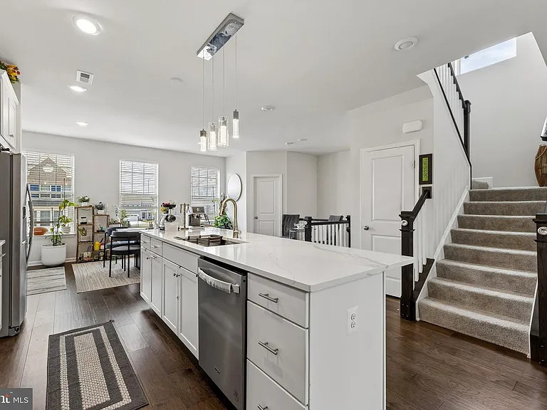 9300 Barnes Loop — Photo 11