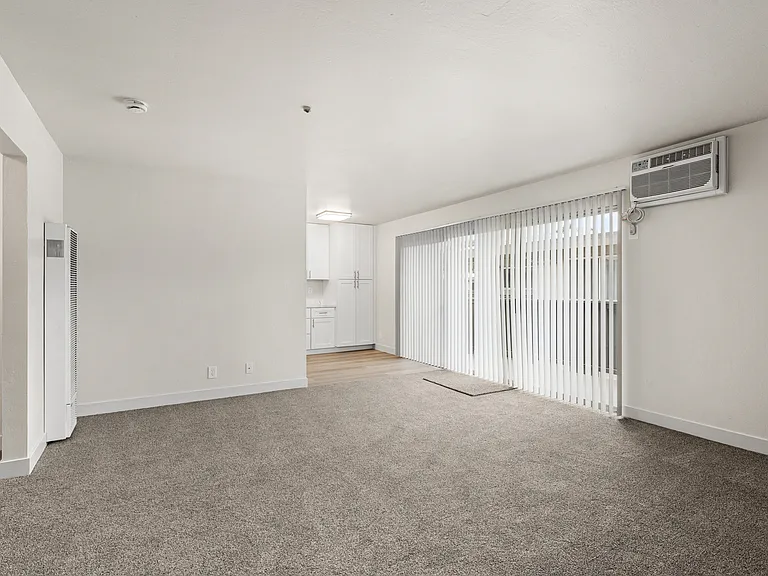 Los Robles Apartments — Photo 26