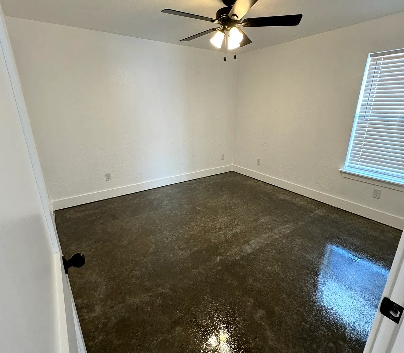 3 bed, 1100 sqft, $1,340 — Photo 4