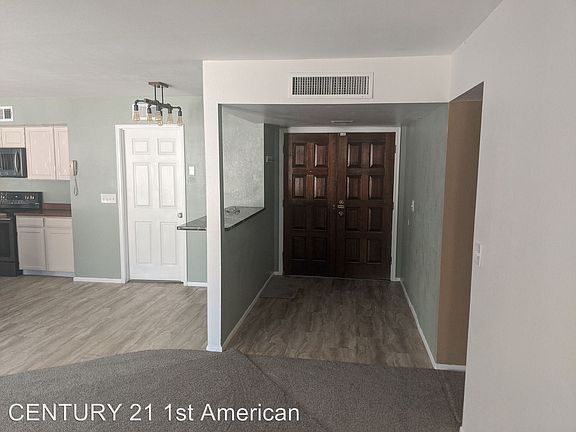 3rd image of 3060 W Wildwood Dr
