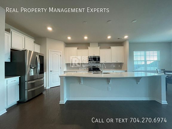 4th image of 15013 Arlington House Dr