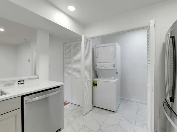 726 Mainsail Lane image 18 of 39