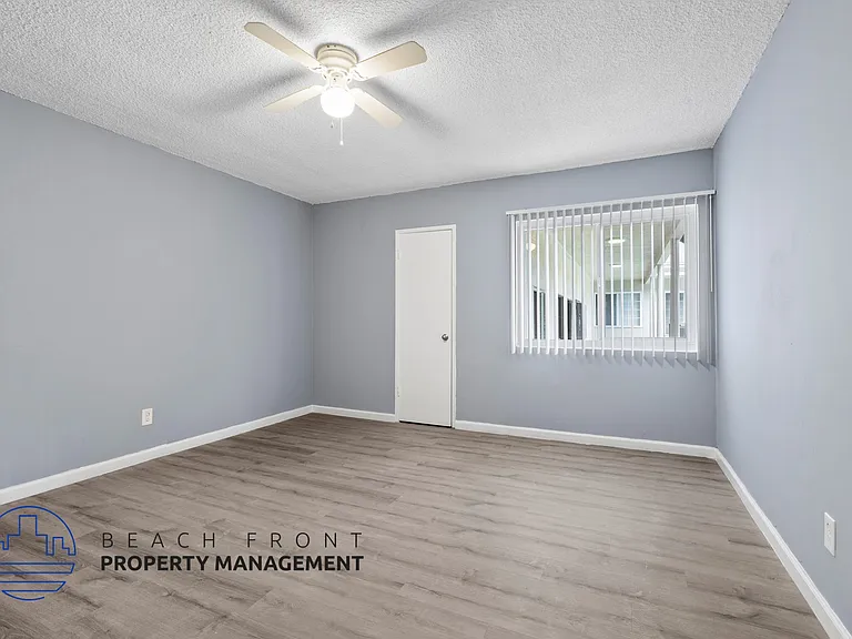 1822 W El Segundo Blvd — Photo 11