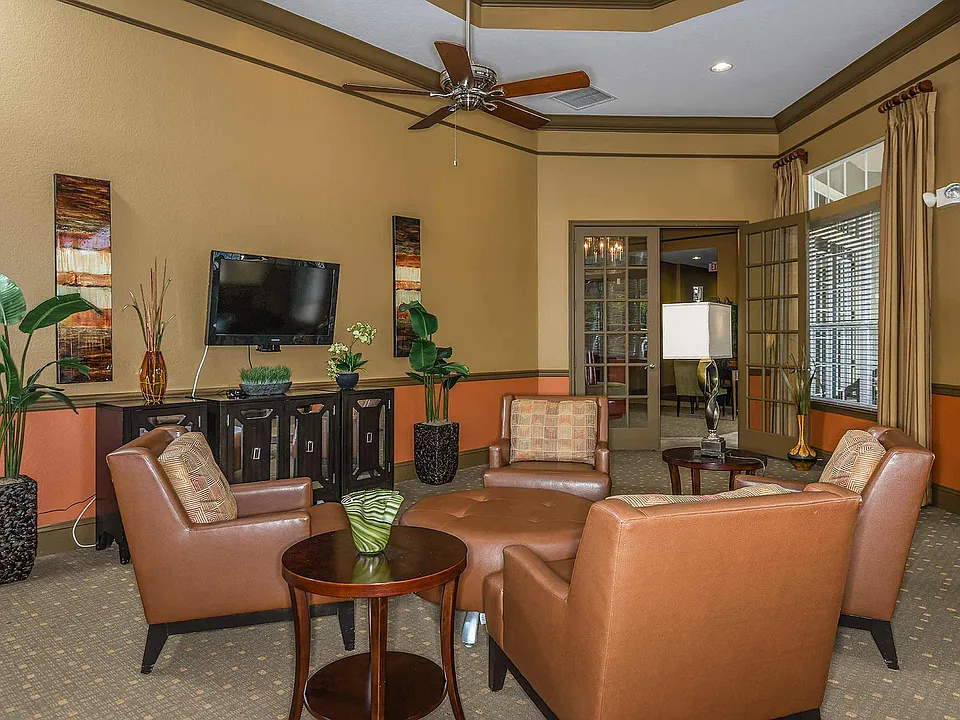Hawthorne Groves apartments community photo