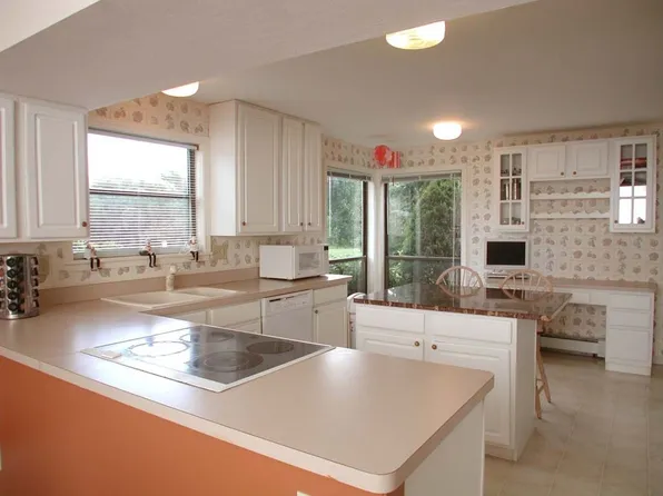 23 Beecher Ln, Rocky Hill, CT 06067