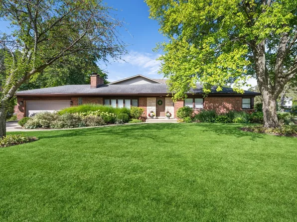 824 Echo Ln, Glenview, IL 60025