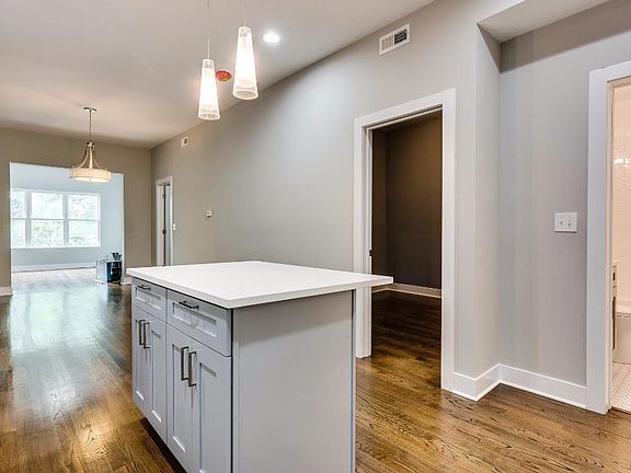 4th image of 3571 W Dickens Ave #1