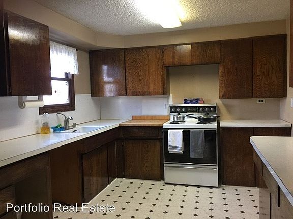 3rd image of 4312 Sun Dr NE