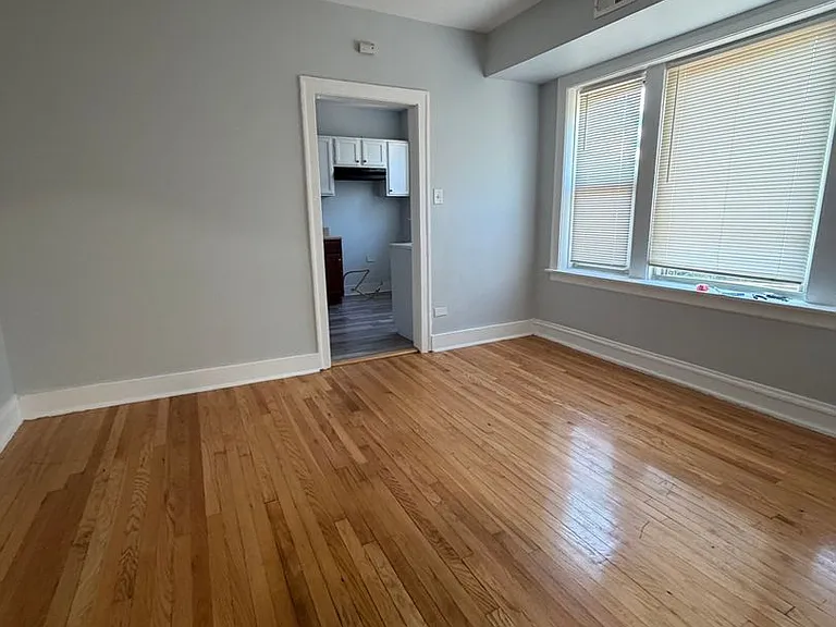 7601-7609 S Drexel Ave — Photo 9