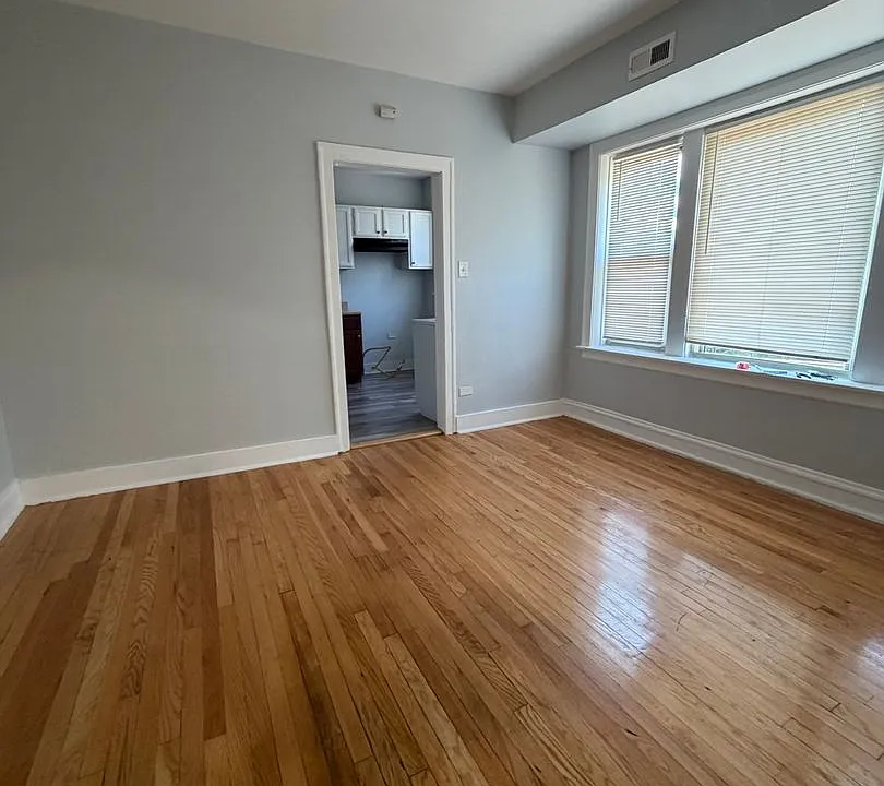 7601-7609 S Drexel Ave