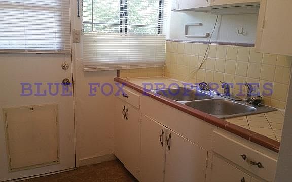 3rd image of 964 N Jones Blvd Unit C