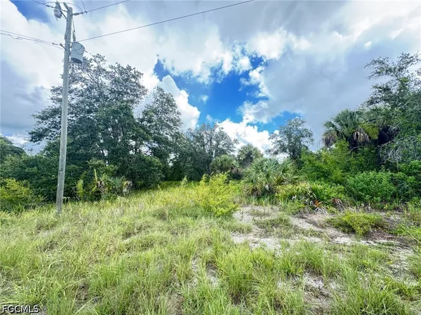 3018 46th St SW, Lehigh Acres, FL 33976