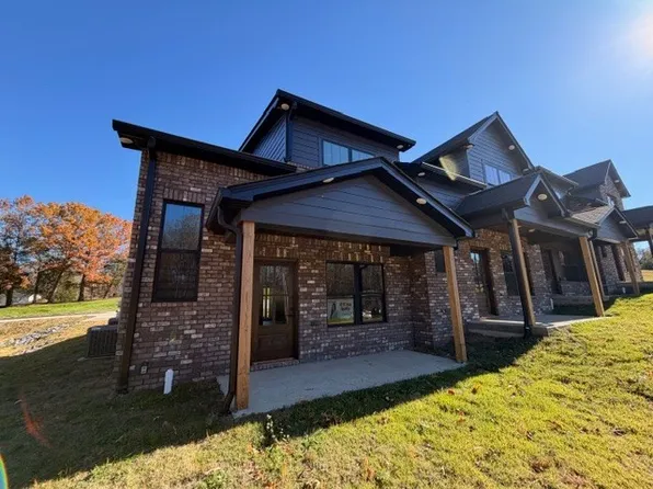 102 Nichali Dr, Charlotte, TN 37036