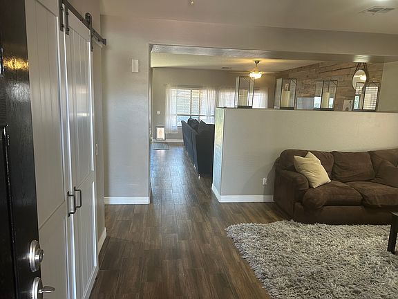 3rd image of 12929 W Flower St