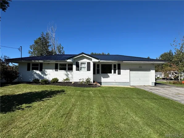 10180 Partridge Rd, Holland, NY 14080