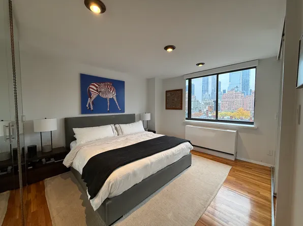 445 West 19th Street image 4 of 9