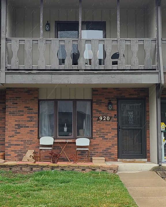 1st image of 920 Jordan Cir
